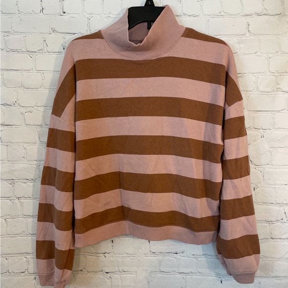 American Eagle Outfitters Tops - American Eagle sweatshirt